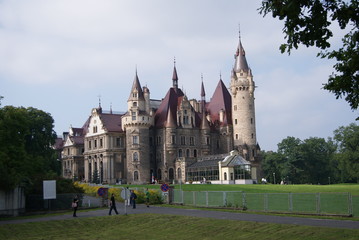 zamek w mosznej © lajdaczysko