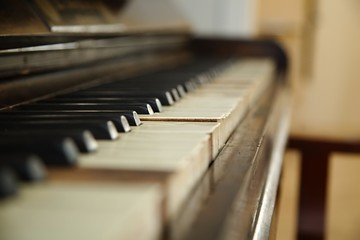Old Piano