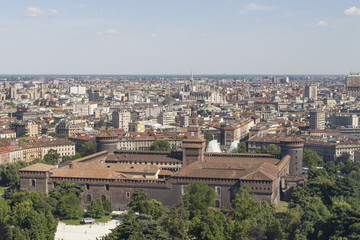 Fototapeta na wymiar Vista panoramica della città di Milano