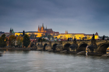 Fototapeta na wymiar Charles Bridge and Prague Castle in nigth view
