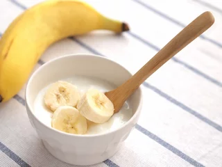 Cercles muraux Produits laitiers ヨーグルトとバナナ
