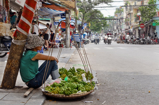 Hanoi fruit seller