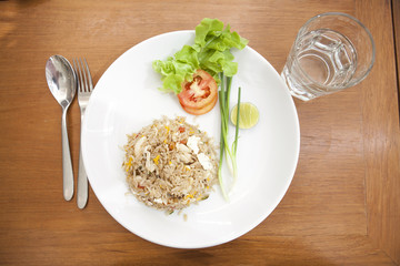 Khao phat pu, Fried rice with crabmeat silverware water