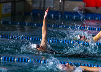 backstroke women race