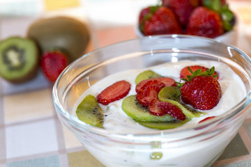 Strawberry & kiwi homemade yogurt