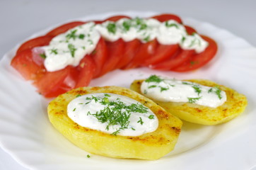 baked potato with cottage