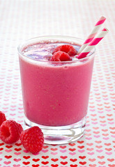 Smoothie mit frischen Himbeeren