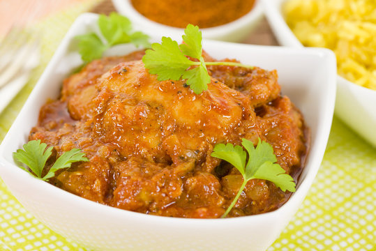 Quwarmah Al Dajaj - Kuwaiti curried chicken with saffron rice