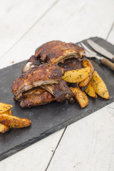 Spare Rips mit Kartoffeln