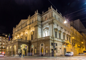 Fototapeta na wymiar La Scala, opera w Mediolanie, Włochy