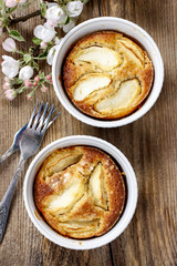 Apple pie in ceramic bowl