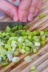 slicing leeks or green onions