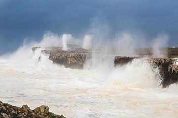 Storm on the cliff, Bufones