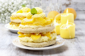 Layer peach cake