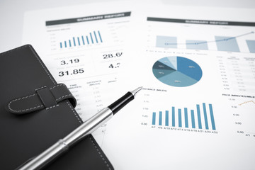 Showing business and financial report