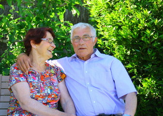 couple,75 ans, heureux d'être ensemble