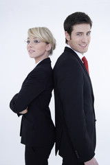 Business-Leute , die zurück zu vor weißem Hintergrund zurück