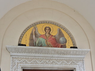 Архангел Гавриил над входной дверью Ливадийского дворца в Крыму.