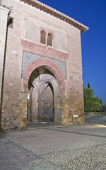 Naklejka premium Puerta del Vino in the Alhambra at sunset