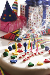 Obraz premium Geburtstag Kuchen und Geschenke