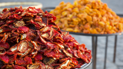 Dry tomatoes