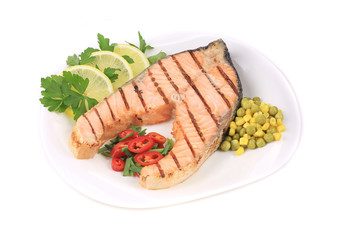 Grilled salmon filler with vegetables.