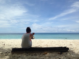 Fototapeta premium girl on the beach