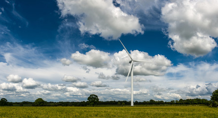 Bretagne, Finistère, éolienne