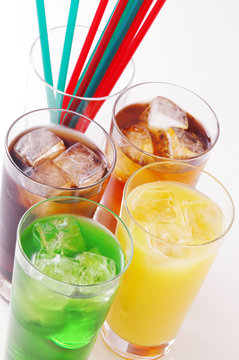 ソフトドリンク　ジュース　ソーダ　コーラ