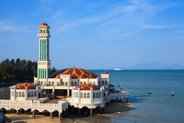 Floating Mosque of Tanjung Bungah, Penang island, Malaysia - obrazy, fototapety, plakaty