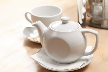 Fototapeta na wymiar teapot with tea