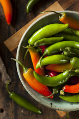 Organic Green Spicy Serrano Peppers