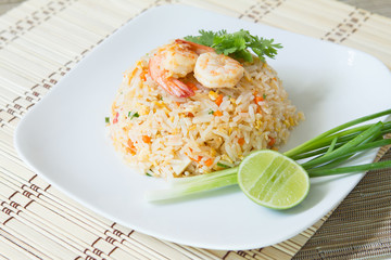 Fried rice with shrimp