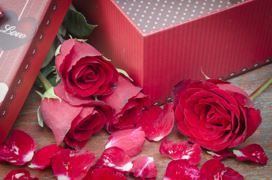 Pictures of roses and gifts for Valentine's Day.