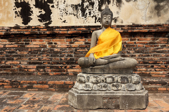 Budha statue in Ayutthaya