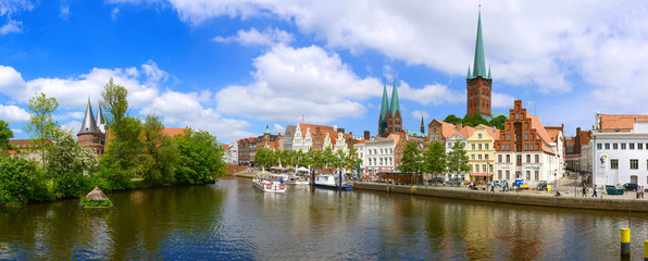 Fototapeta na wymiar Panorama Hansestadt Lübeck - An der Obertrave