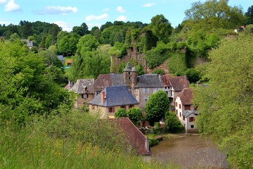Fototapeta na wymiar Segur-le-Chateau (Haute-Vienne)