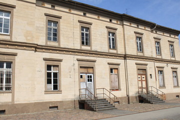 Fototapeta na wymiar Bahnhofsgebäude in Neustadt/Dosse