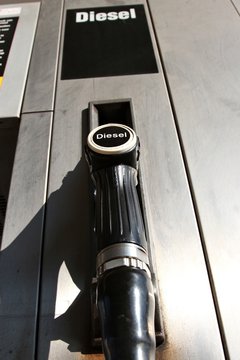 Diesel Zapfsäule an Tankstelle