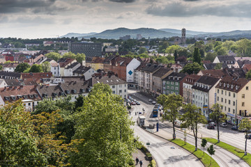 Fototapeta na wymiar Widok z winnicy na południowym mieście w Kassel