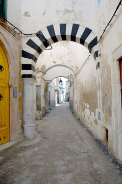 An alley of the Medina of Tunesi - Tunisia