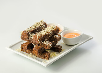 Bread croutons with sauce
