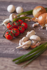 Tomatoes, onion and few mushrooms