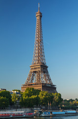 Fototapeta na wymiar Tour Eiffel PARIS