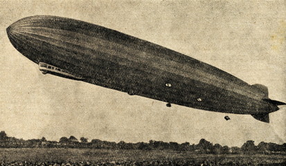 Sterowiec Zeppelin - 65342773