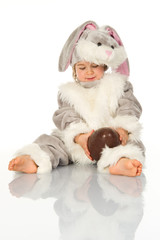 Fototapeta premium Little bunny with easter egg