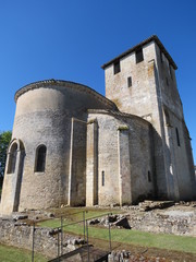 Fototapeta na wymiar AquitaAquitaine Périgord - Montcaret Eglise St-Pierre-ès-Liens