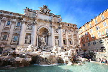 Fototapeta na wymiar Fontanna di Trevi - - Fontaine de Trevi w Rzymie
