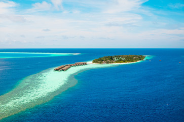 Fototapeta na wymiar Maldives Indian Ocean - Hotel on the island