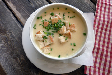 Kartoffelsuppe mit Croutons